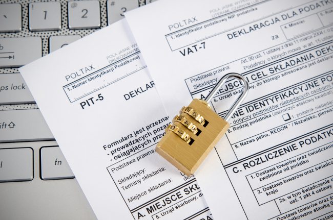 Tax office controls business through the Internet